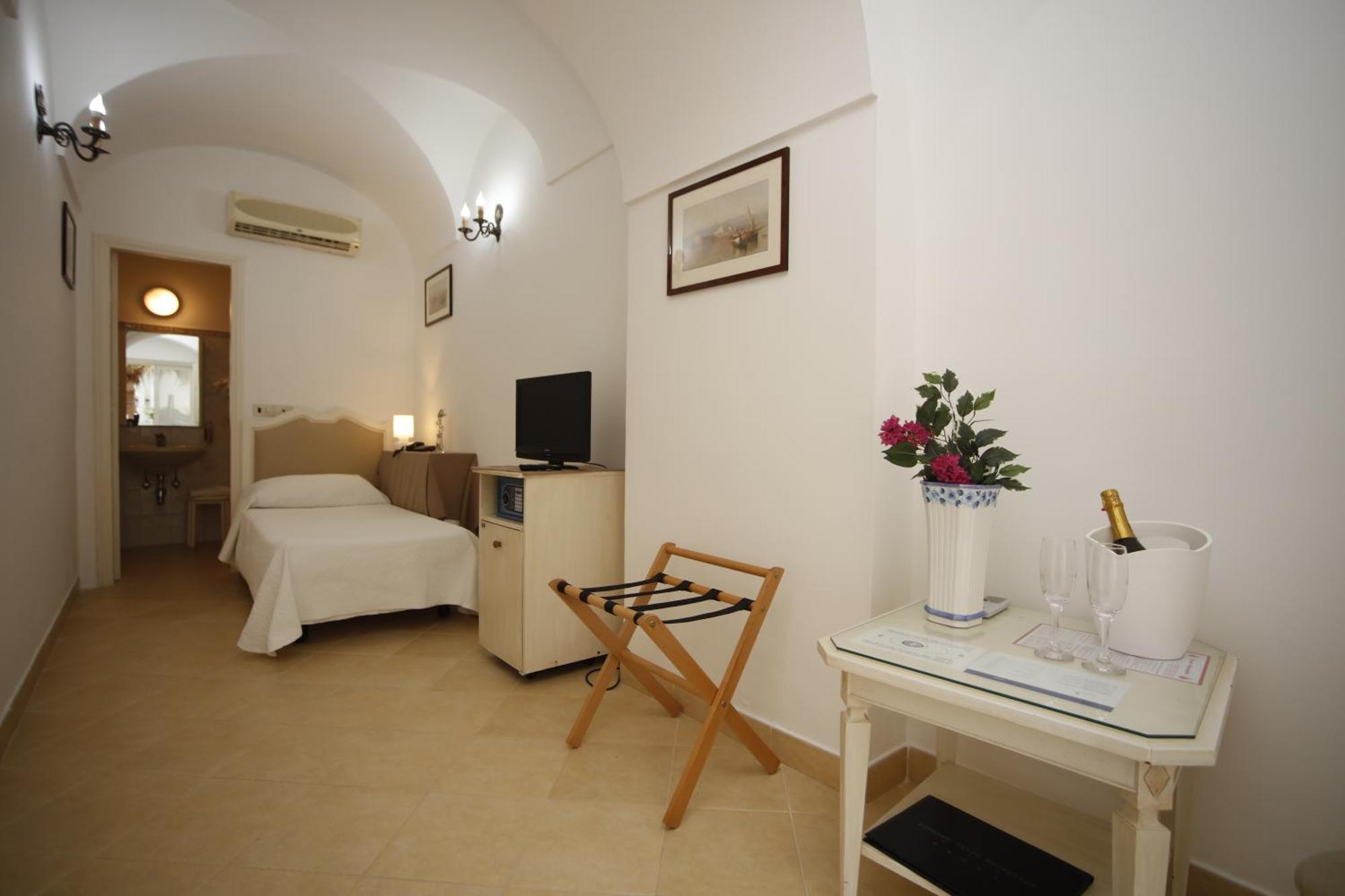 Hotel San Felice Capri Ruang foto